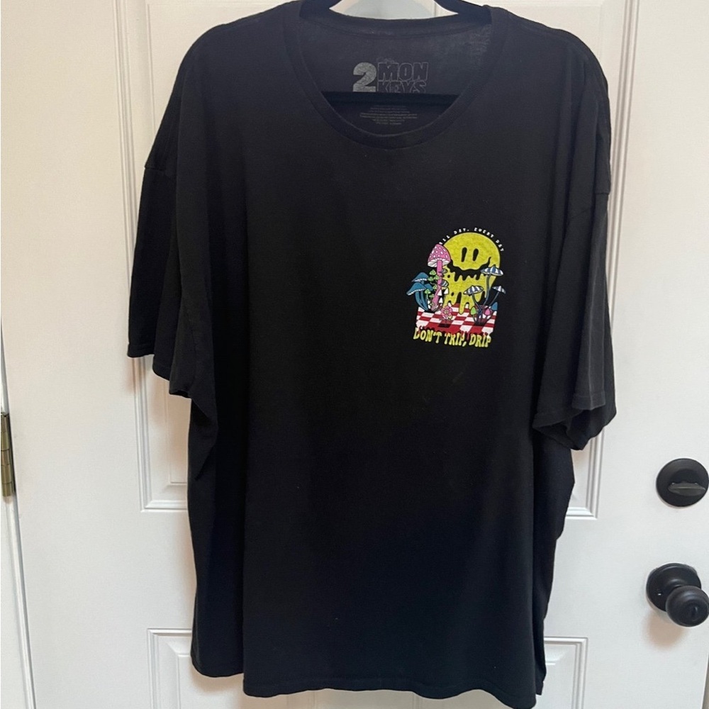 Don’t trip, drip‎ mushroom graphic tshirt size 3XL black- fits smaller